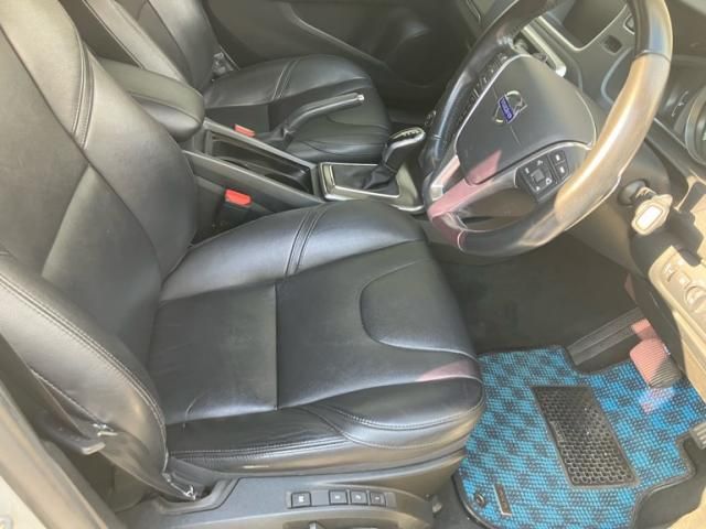 VOLVO VOLVO V40 2015