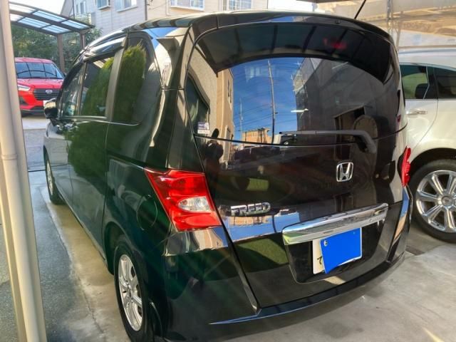 HONDA FREED 2011