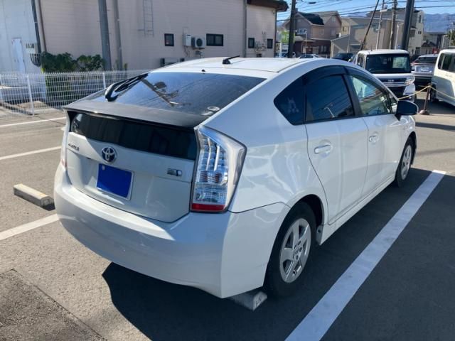 TOYOTA PRIUS 2011