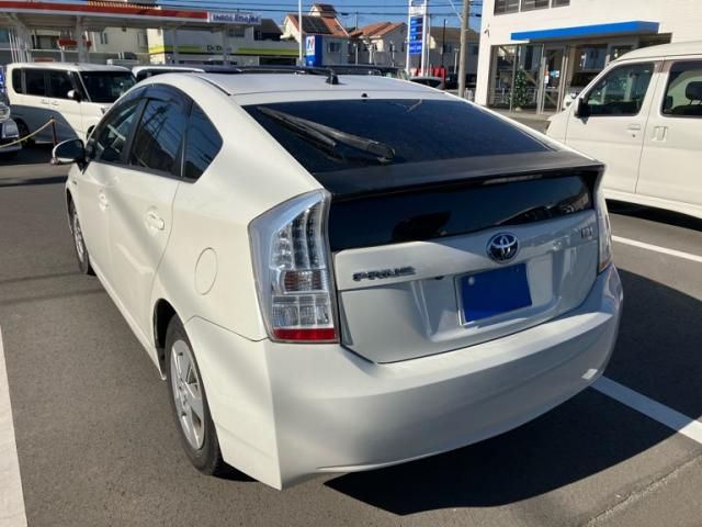 TOYOTA PRIUS 2011