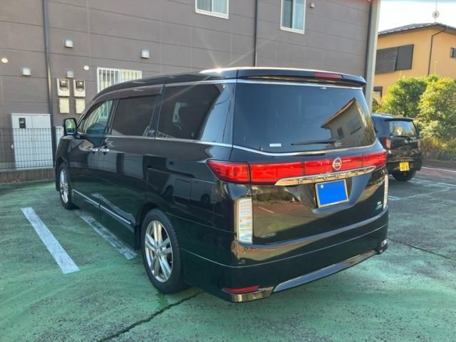 NISSAN ELGRAND 2011