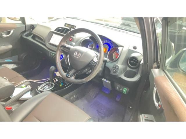 HONDA FIT SHUTTLE HYBRID 2011
