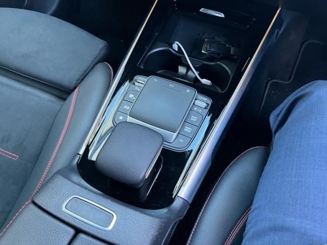 MERCEDES BENZ MERCEDES BENZ GLB 2022