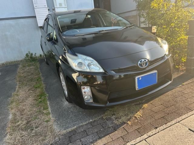 TOYOTA PRIUS 2011