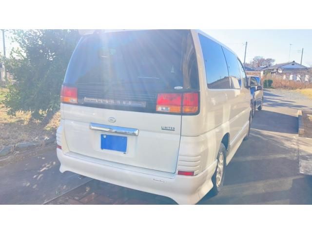 NISSAN ELGRAND 2001