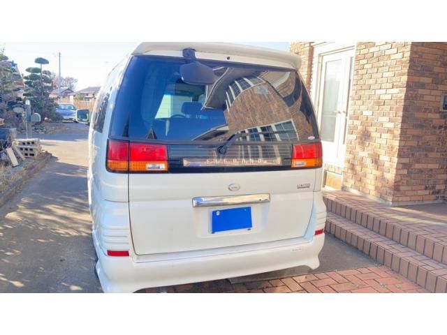 NISSAN ELGRAND 2001