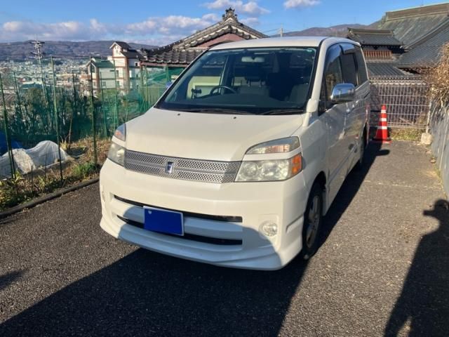 TOYOTA VOXY 2007
