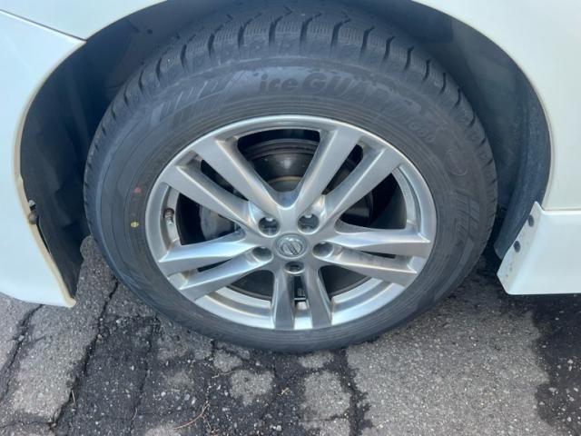 NISSAN ELGRAND  4WD 2010