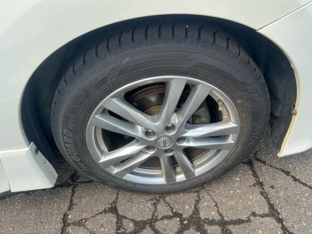 NISSAN ELGRAND  4WD 2010