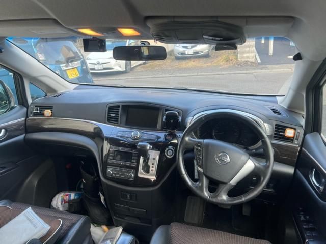 NISSAN ELGRAND  4WD 2010
