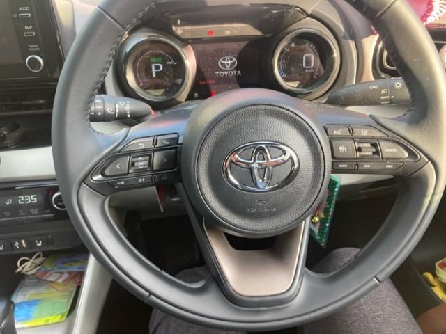 TOYOTA YARIS HYBRID 2021