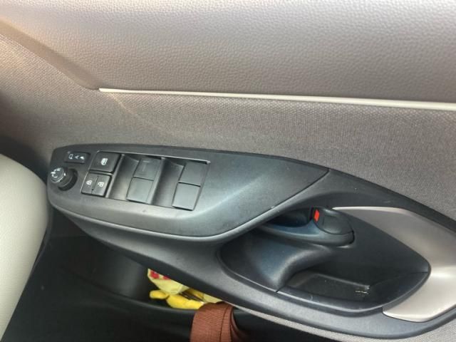 TOYOTA YARIS HYBRID 2021