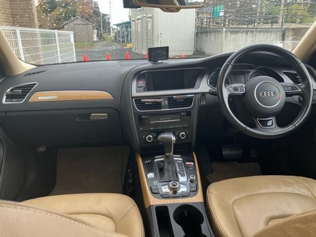 AUDI AUDI A4 AVANT 2012