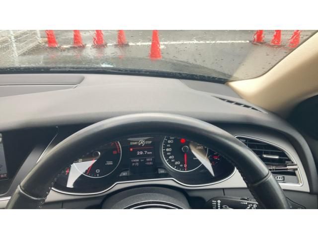 AUDI AUDI A4 AVANT 2012