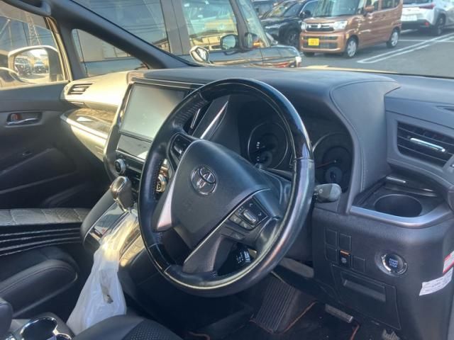 TOYOTA ALPHARD 2017
