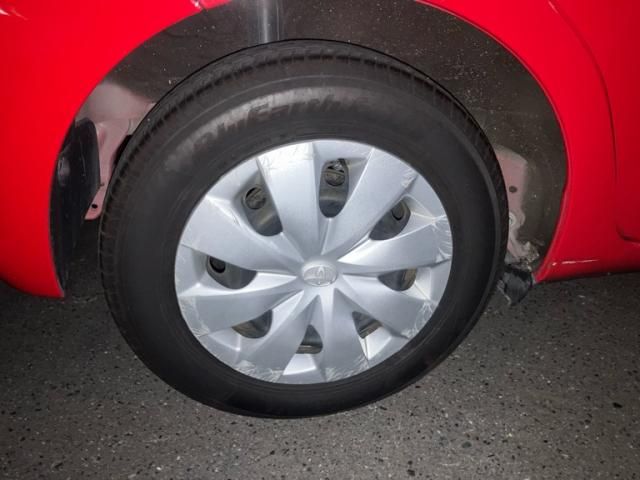 TOYOTA VITZ 2013