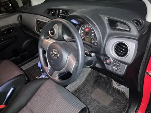 TOYOTA VITZ 2013