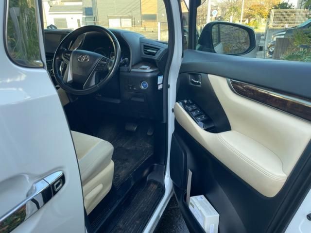 TOYOTA ALPHARD hybrid 4WD 2020