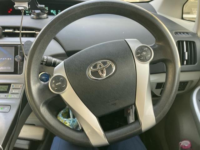 TOYOTA PRIUS 2013