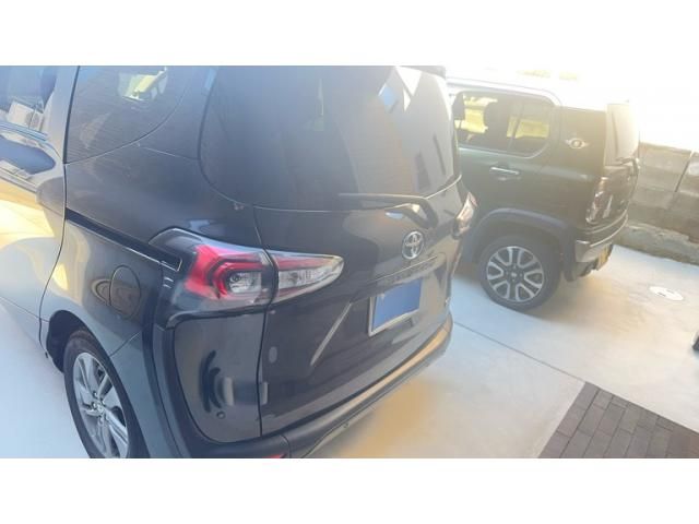 TOYOTA SIENTA HYBRID 2021