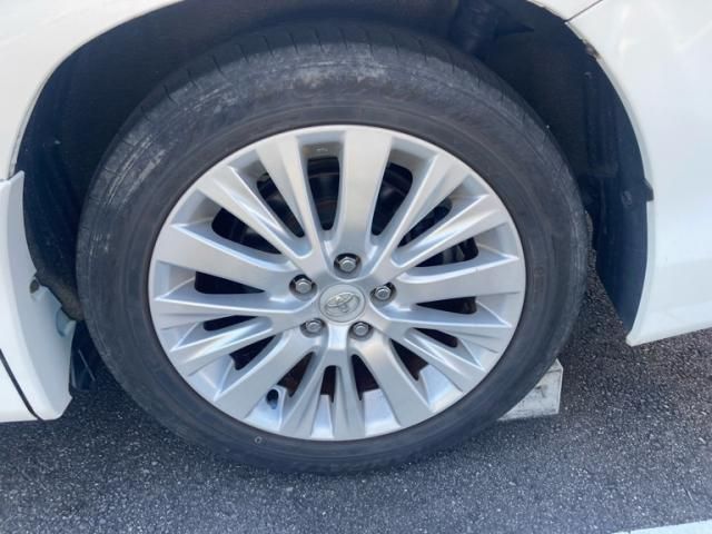 TOYOTA VELLFIRE 2012