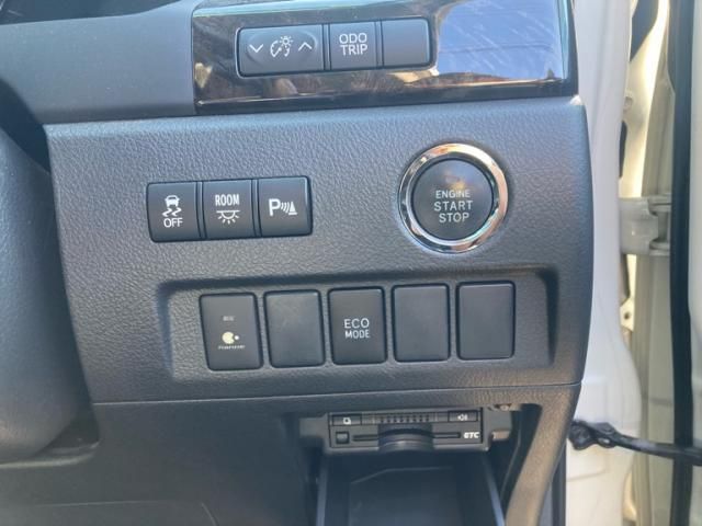 TOYOTA VELLFIRE 2012