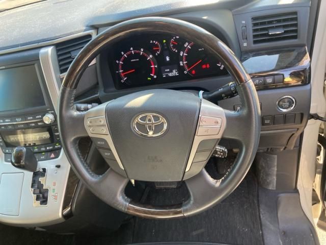 TOYOTA VELLFIRE 2012