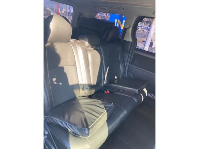 TOYOTA VELLFIRE 2012