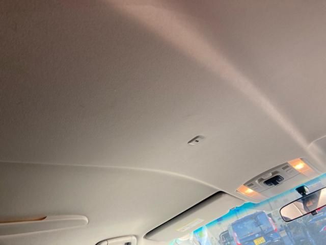 TOYOTA VELLFIRE 2012