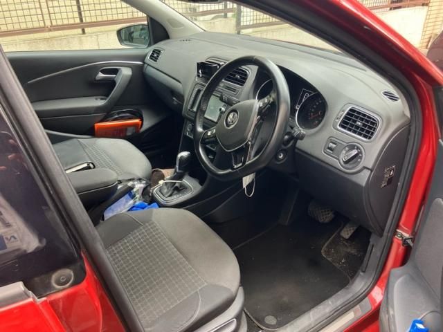 VOLKSWAGEN VOLKSWAGEN POLO 2015