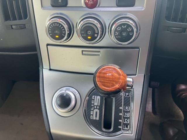 MITSUBISHI DELICA D:5 4WD 2013