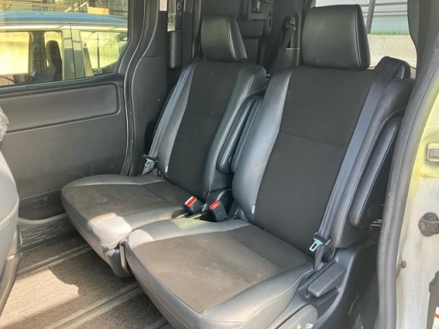 TOYOTA NOAH HYBRID 2021