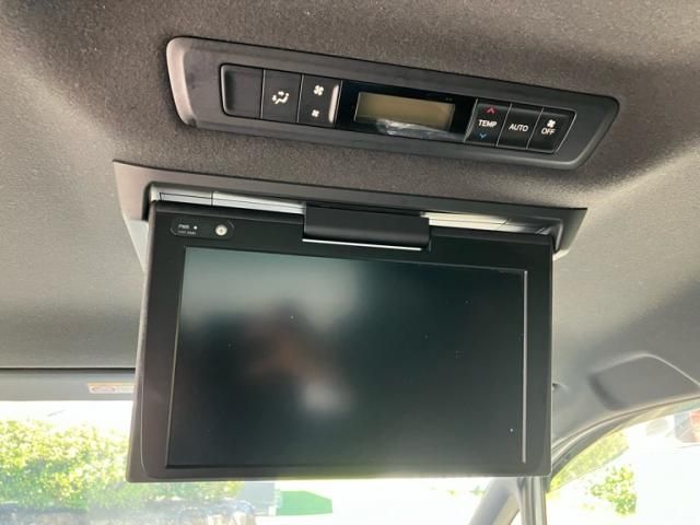 TOYOTA NOAH HYBRID 2021