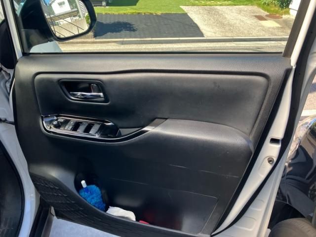 TOYOTA NOAH HYBRID 2021