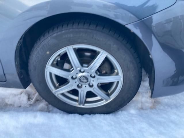 TOYOTA PRIUS Alpha 2011