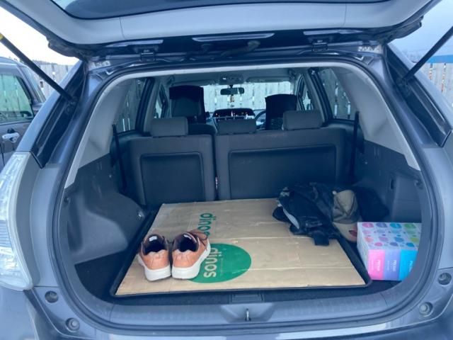 TOYOTA PRIUS Alpha 2011