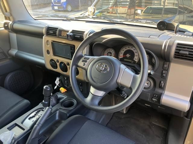 TOYOTA FJ CRUISER 4WD 2015