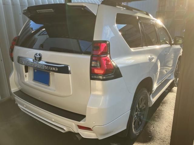 TOYOTA LANDCRUISER PRADO 2022