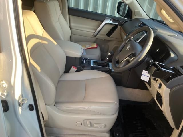 TOYOTA LANDCRUISER PRADO 2022