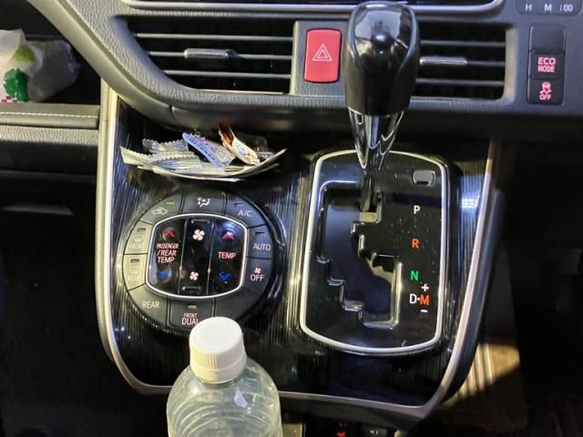 TOYOTA ESQUIRE 4WD 2016