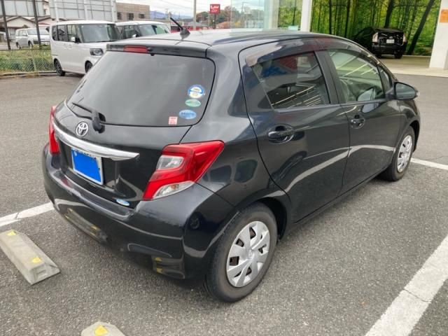 TOYOTA VITZ 2015