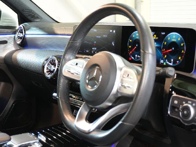 MERCEDES BENZ MERCEDES BENZ A class sedan 2019