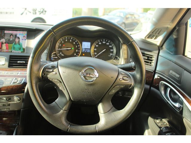 NISSAN FUGA HYBRID 2011