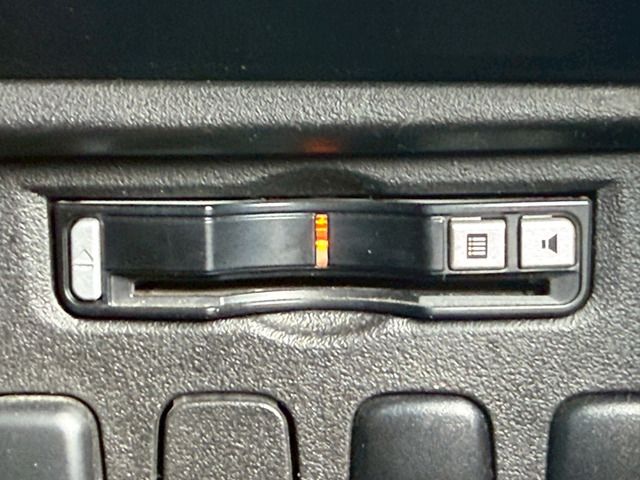 MITSUBISHI DELICA D:5 2WD 2011