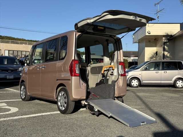 DAIHATSU TANTO 2018