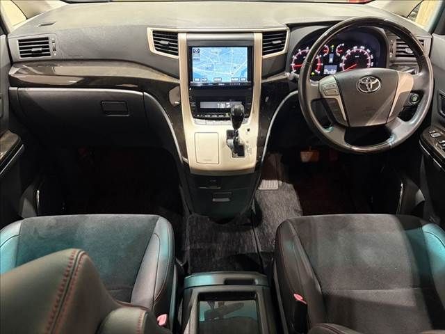 TOYOTA VELLFIRE 2012