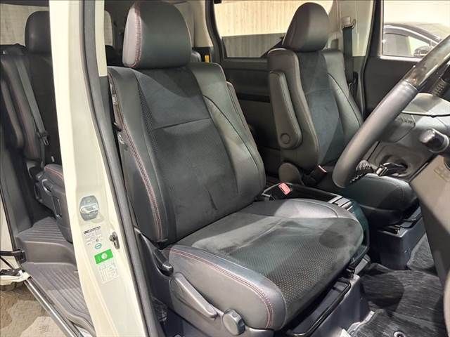 TOYOTA VELLFIRE 2012