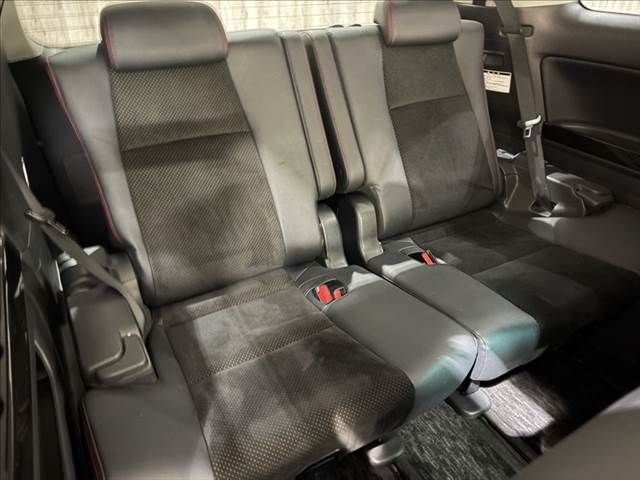 TOYOTA VELLFIRE 2012