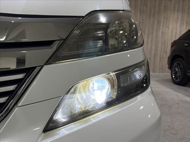 TOYOTA VELLFIRE 2012