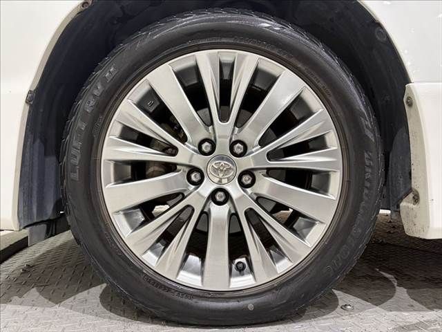 TOYOTA VELLFIRE 2012